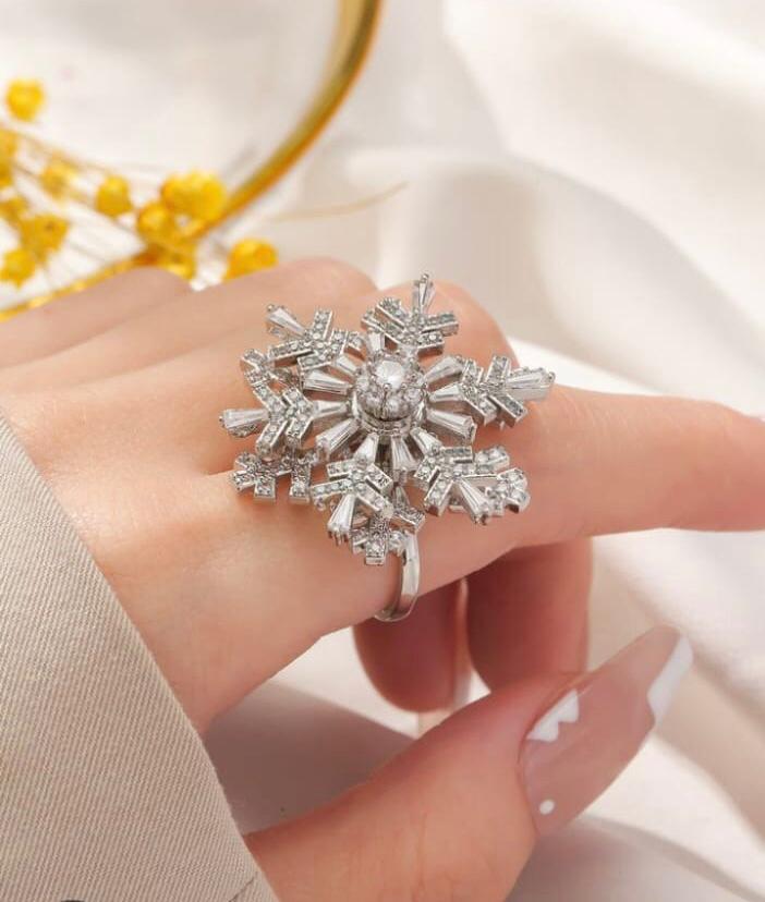 ✨ Snowflake Ring ✨